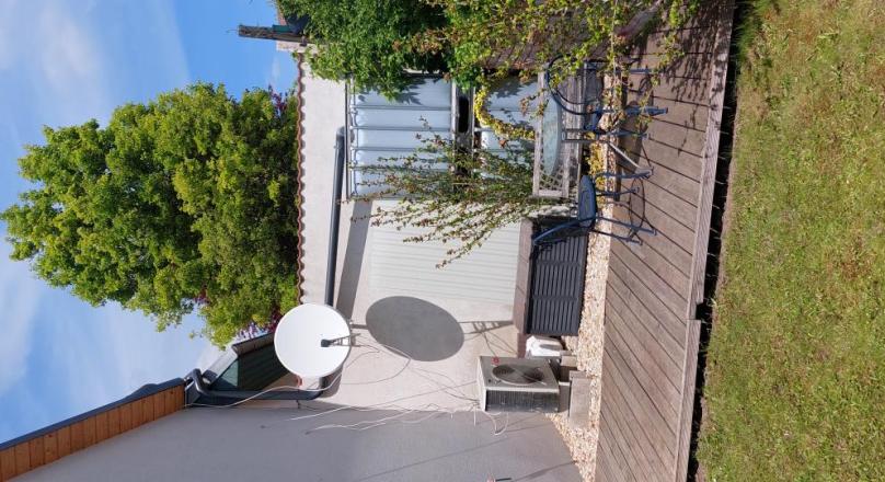 NEUWERTIGES DOPPELHAUS MIT ZWEI GETRENNTEN WOHNUNGEN IN GRÜNRUHELAGE