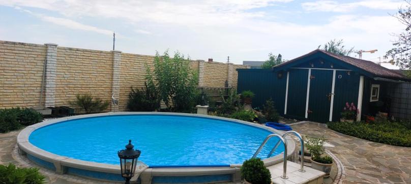 V E R K A U F T ! - Stilvolles Ziegelmassivhaus in Grünruhelage mit Pool in Trumau