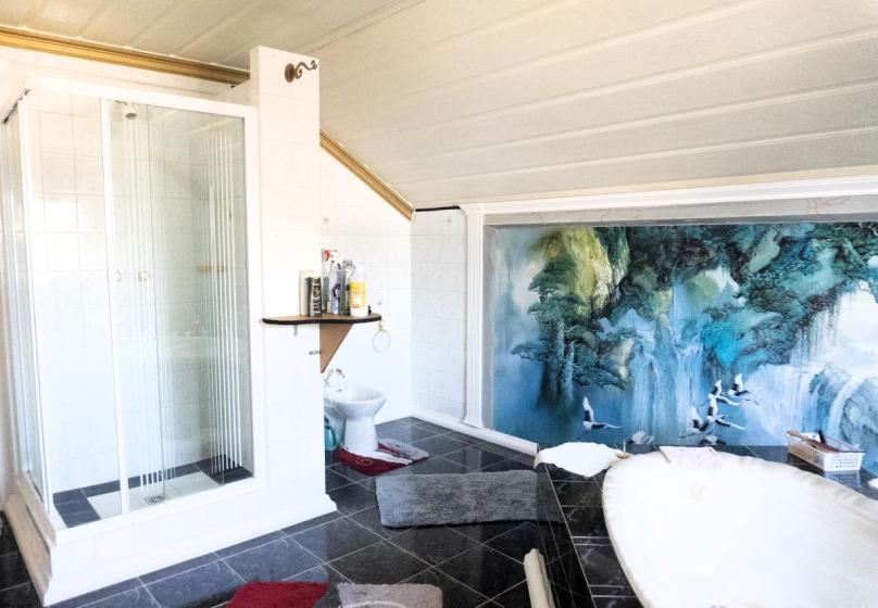 V E R K A U F T ! - Stilvolles Ziegelmassivhaus in Grünruhelage mit Pool in Trumau